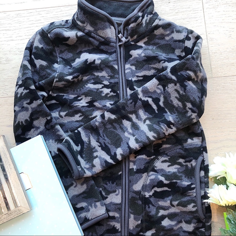 Uniqlo Gray Camo Pattern Fleece Zip Up Jacket